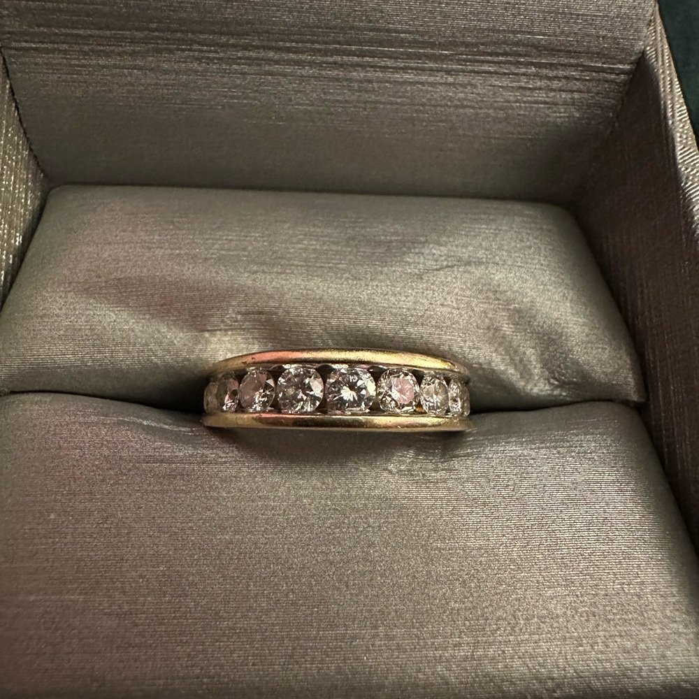 Diamond wedding band